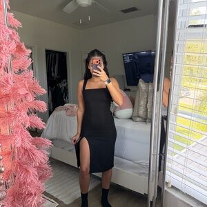 Aritzia Babaton '90S SLIT Black MIDI DRESS